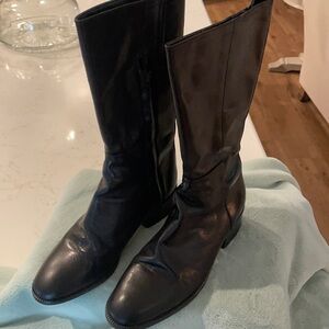 Bandolino black boots. Size 7.5, leather like new. Worn once or twice.
